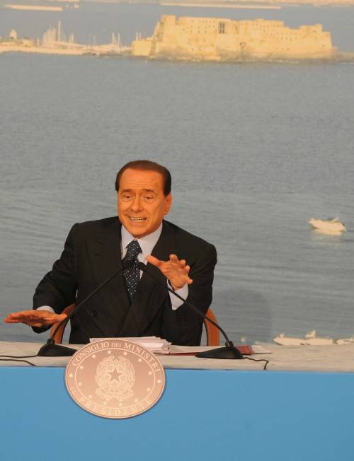 Berlusconi: "Il governo difenderà
i piccoli risparmiatori.
Stop agli speculatori"