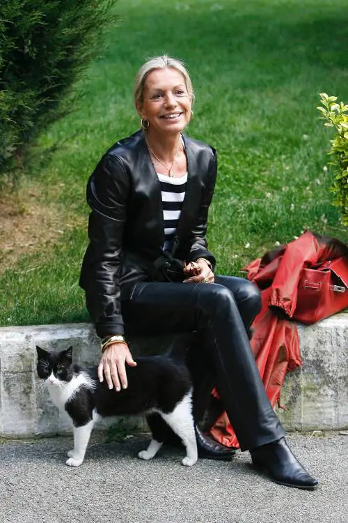 "Vivo di yoga e natura e non faccio show stupidi"