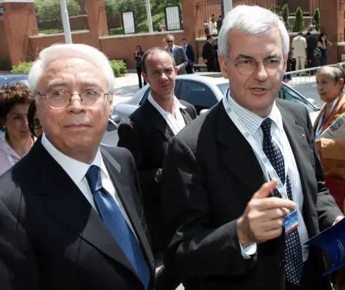 Quel banchiere prodiano che snobba i luoghi del potere e ora litiga col mercato