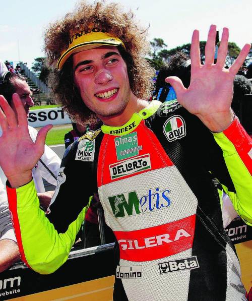 Come vola Simoncelli il piccolo Valentino che studia da Rossi