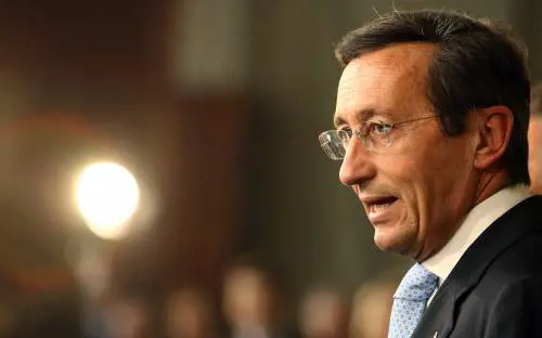 Fini: "Il governo deve avere potere decisionale"