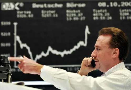 Wall Street crolla ancora: -7,3% 
Milano giù, tutta l’Europa trema