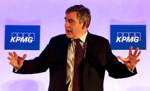 Brown: banche, il mondo segua l'esempio inglese