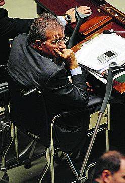 Il piedone di Cicchitto