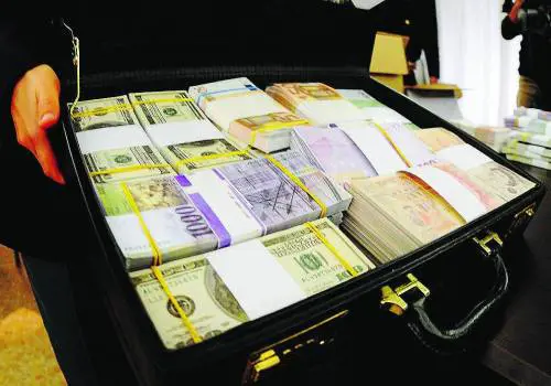 La banca dei rom: 120 chili di soldi falsi
