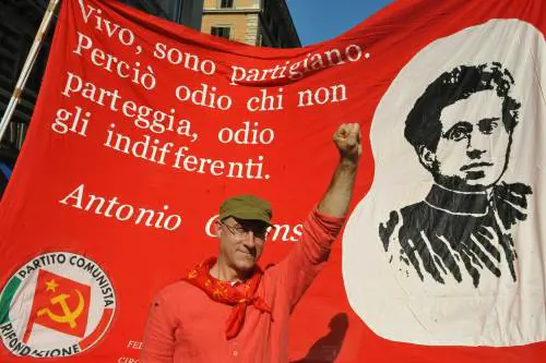 In piazza contro il lodo. Alfano: lo difenderemo