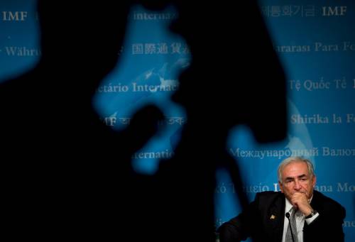 Fmi: rischio collasso. Le misure Bush 
La Ue prepara il piano per le banche