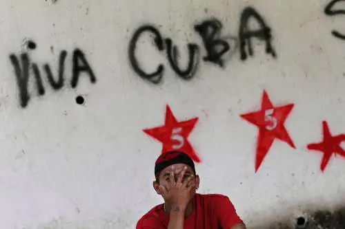 Stupidario delle elezioni americane. Ci mancava solo Castro: Obama tifo per te