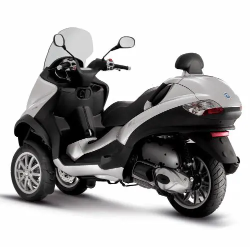 Piaggio Mp3, arriva l'evoluzione della specie