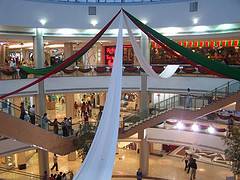 India, poveri esclusi dal centro commerciale di super-lusso