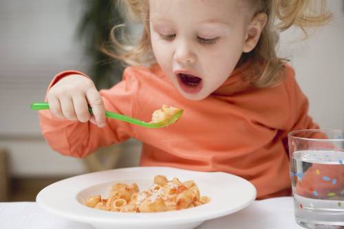 Giocare col cibo per imparare a mangiare sano