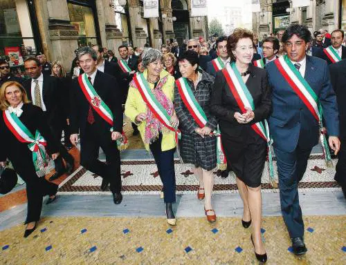 Tagli ai comuni, Letizia guida la "carica" dei sindaci italiani