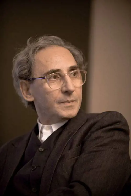 Battiato: "Canto alla rinfusa le canzoni del pop primitivo" 