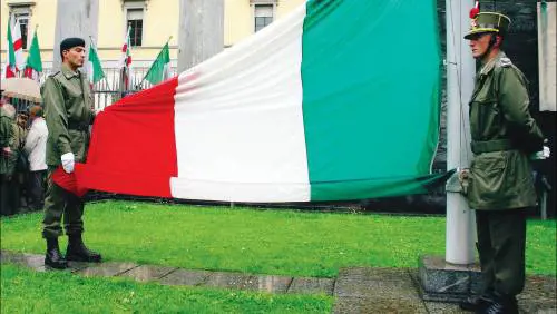 A scuola vietato il 4 Novembre 
Motivo: "Umilia le minoranze"