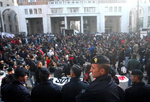 I centri sociali si infiltrano