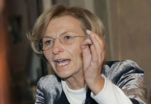 Radicali, la Bonino 
attacca Veltroni: 
"Ammetti gli errori"