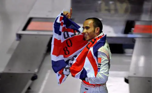 Hamilton Campione del mondo per un punto 
Massa vince l'ultimo gp, ma non basta