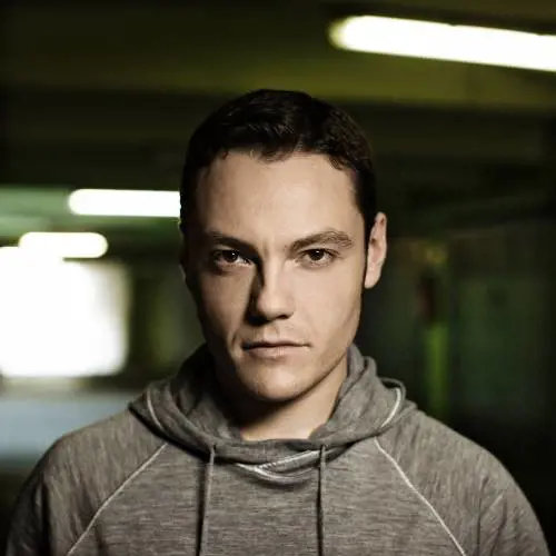 Tiziano Ferro: "Né mode né politica 
Per parlare
mi basta  la musica"