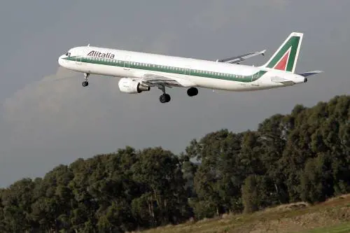 Alitalia, piloti in rivolta: al via lo sciopero bianco
