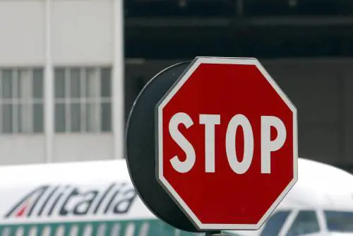 I piloti sfidano Alitalia: è sciopero 
La Cai resiste: "Ne assumeremo altri"