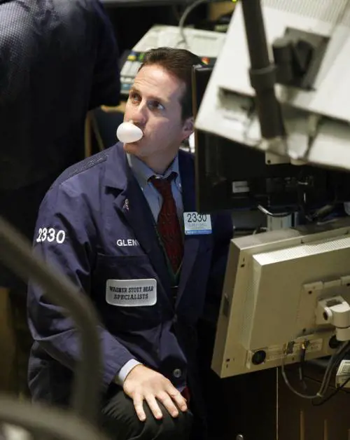 Crisi, Borse europee in profondo rosso 
Milano: -5,13%. Bruciati 200 miliardi