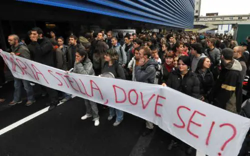 Milano, studenti assediano la stazione 
Roma, blitz dei giovani di An alla Cgil