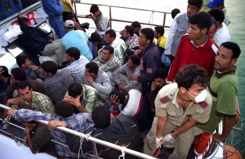 Clandestini, in Toscana sanatoria "fai da te"