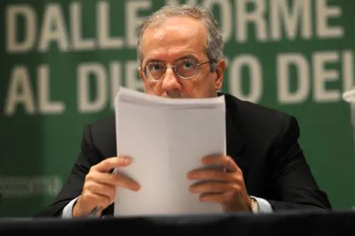 Poltrone, correnti e sete di potere 
così il Pd morirà democristiano