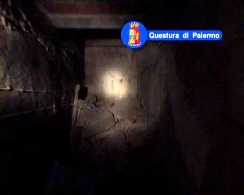 Palermo, scoperto un bunker 
della mafia rifugio per latitanti