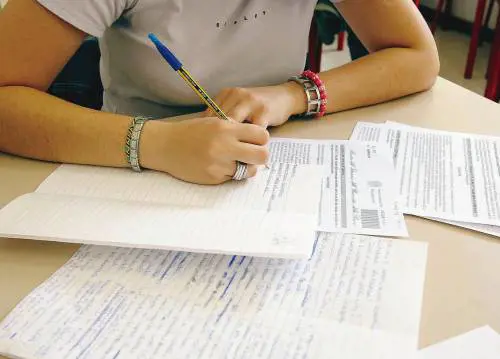 Messina, concorso solo per la moglie del prof