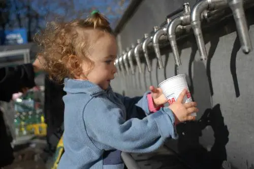 La leggenda degli italiani bevitori: di acqua