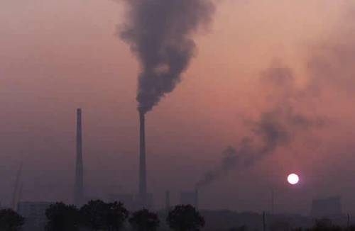 La sapete l’ultima ecoballa?  
Lo smog ci rende tutti femmine