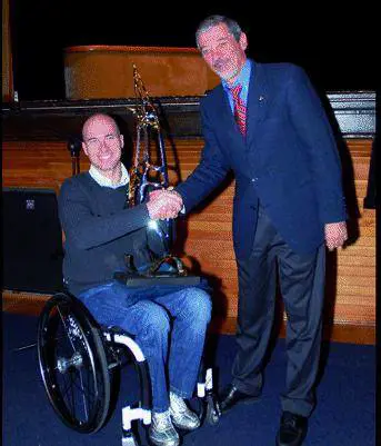 La Regione dimentica lolimpionico Dessena La Sampdoria sinfuria