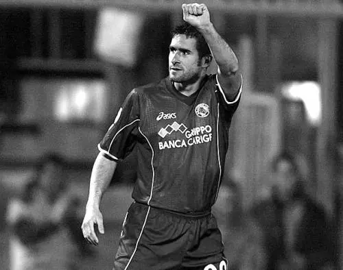 Toh, il comunista Lucarelli licenzia i suoi lavoratori