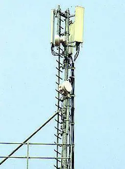 Dodici palazzi dichiarano guerra alle antenne Vodafone