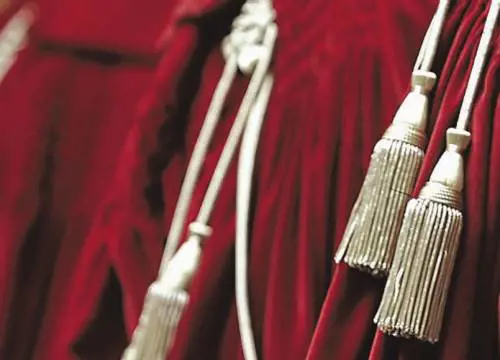 Riforme, alt di Napolitano sulla Costituzione 
Alfano: "Il pacchetto giustizia slitta a gennaio"