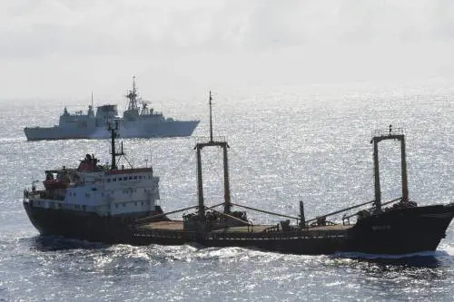 La Russa: "Navi e aerei contro i pirati somali"