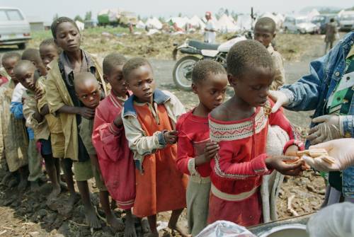 I signori della truffa pro bono: 
auto e ville grazie ai bimbi poveri