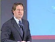 Telecom, il manager degli strafalcioni 
su Napoleone va in Brasile