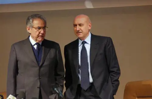 Torna Alitalia, da domani Cai cambia nome