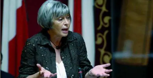 La professoressa Marta si promuove da sola