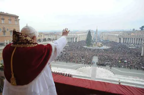 Il Papa: "Israeliani e palestinesi vogliono pace" 
Contro la crisi occorrono sobrietà e solidarietà"