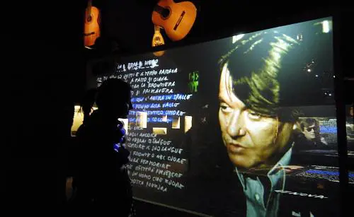 Dal flop del Capodanno in piazza si salva solo «san» Lorenzo. Jovanotti