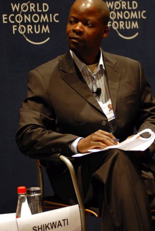 L'economista kenyota: "Dannosi gli aiuti umanitari all’Africa"