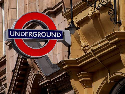 Londra: partorisce in metropolitana 
l'unico precedente risale a 85 anni fa