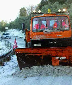 La Provincia scioglie la neve  spargendo sale e pulisce  anche Parma e Alessandria