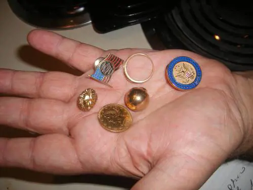 L'ultima moda nell'America 
in crisi: feste per vendere l’oro