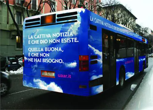 Bus atei, i vescovi: 
Aggressione a Bagnasco