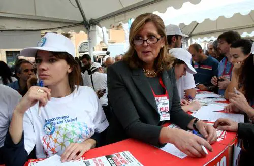 Susanna, tutti gli intrighi di Lady Idv