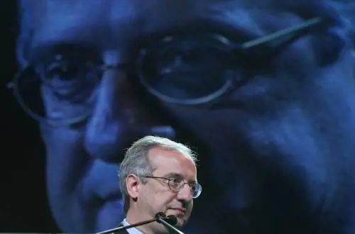 Veltroni contro i regali milionari in tv